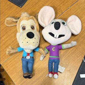 Chuck E Cheese plushies